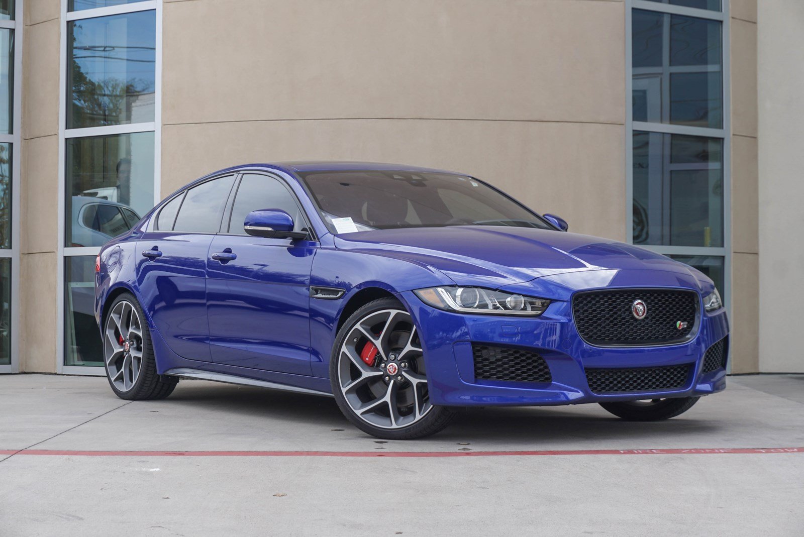 Jaguar xe s 2019